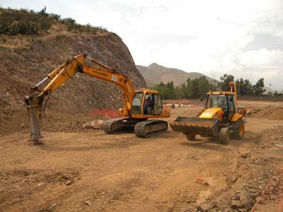 Excavaciones Diego García Romero retroexcavadora en excavación